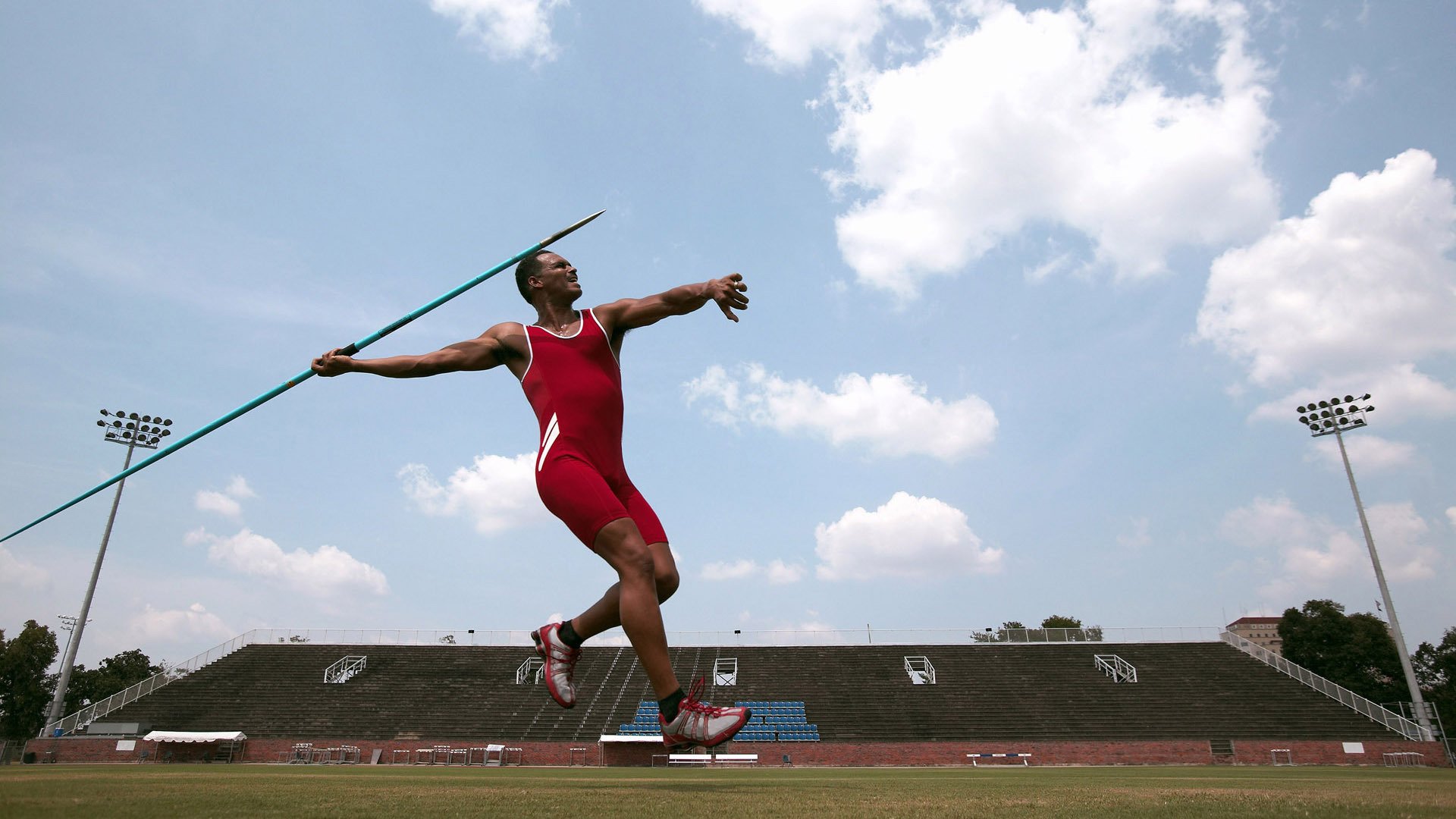 F1年度争冠之夜,德罗赞带动全队节奏